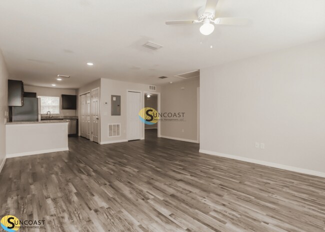 Foto del edificio - 9313 N Travis Dr