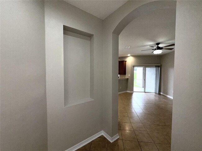 Foto del edificio - 1374 Grantham Dr
