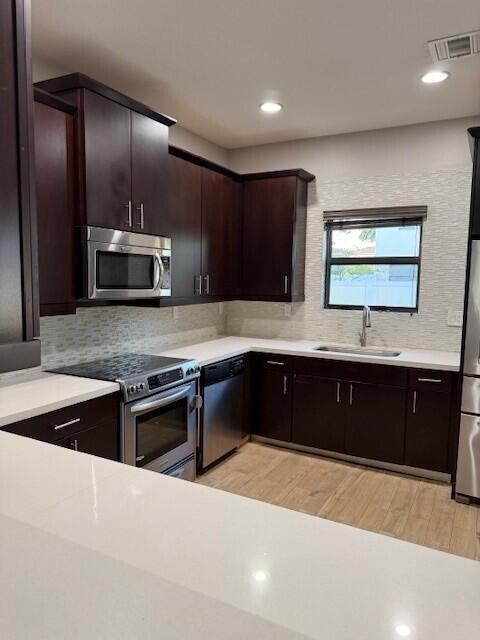 Foto del edificio - 835 NE 191st St