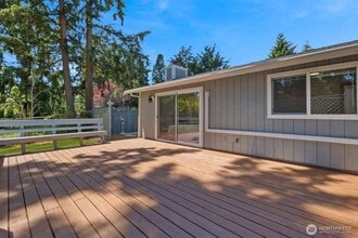 Building Photo - 6708 161st St Ct E