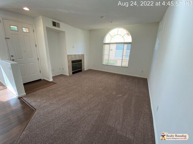 Foto del edificio - Beautiful Home Centrally Located in Elk Grove