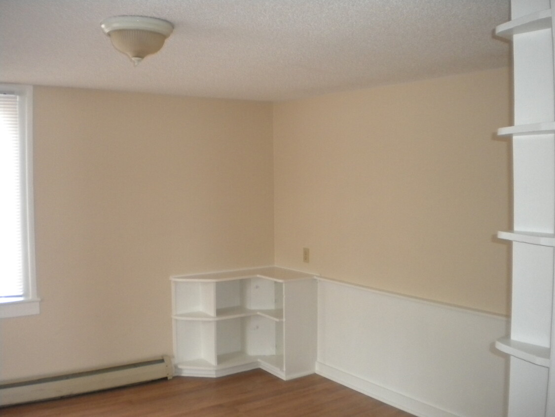 Primary Photo - 325 South St