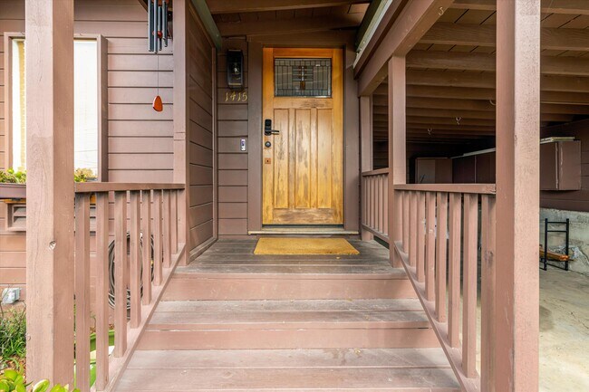 Building Photo - 1415 Campus Dr