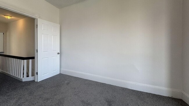 Photo - Philly Bi-Level: Modern & Bright House