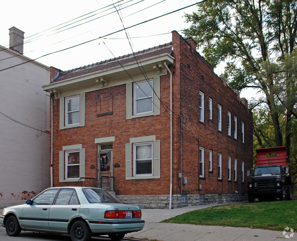 Primary Photo - 843-845 Findlay St