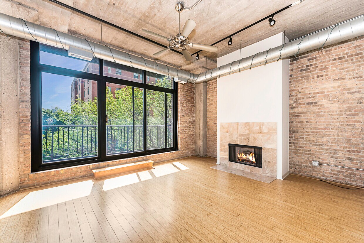 Primary Photo - 1516 S Wabash Ave