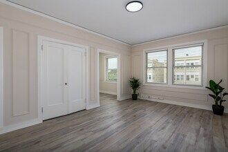 Building Photo - The Parkway