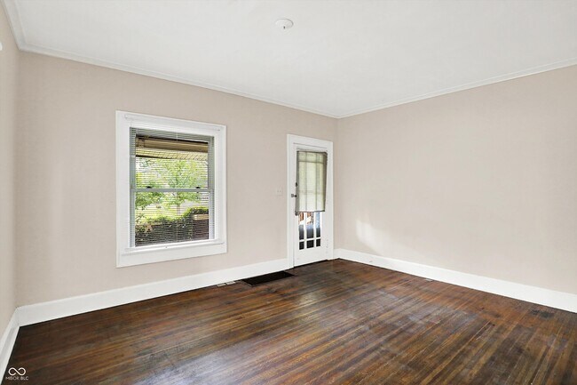 Foto del edificio - 628 N Riley Ave