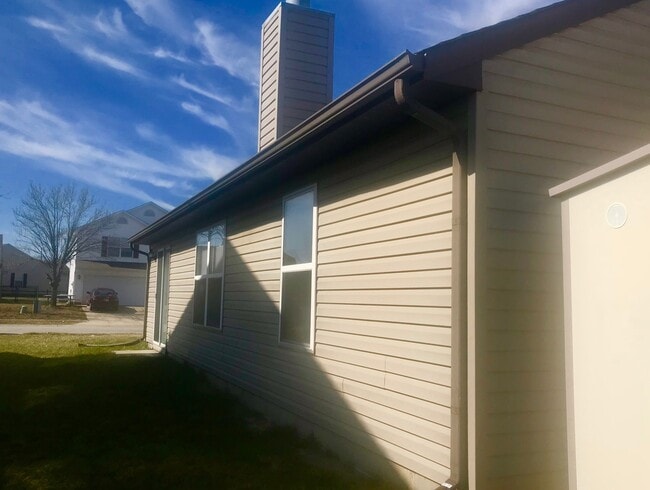 Building Photo - Totally Renovated 3 Bedroom 2 Bathroom Ran...