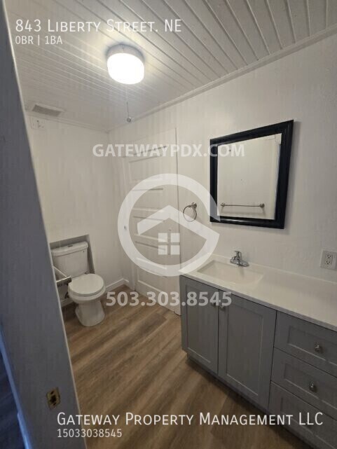 Foto del edificio - 843 Liberty St NE