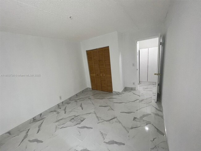 Building Photo - 3211 SW 44th St