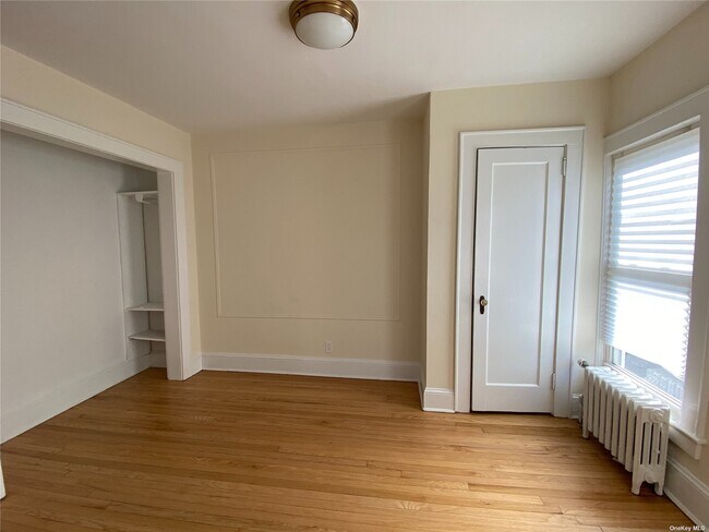 Foto del edificio - 270 8th Ave