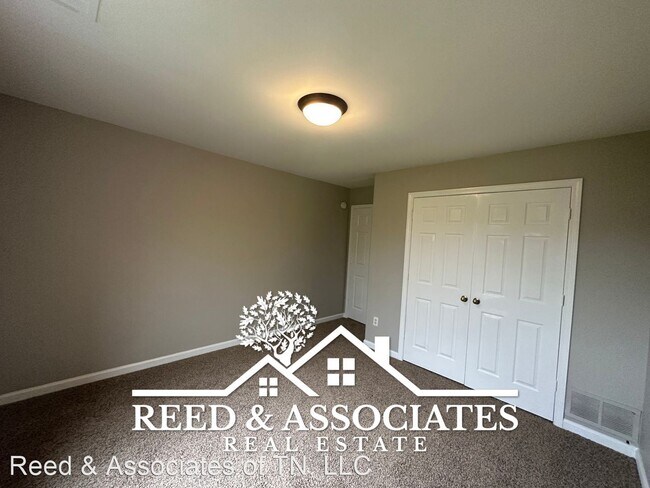 Building Photo - 4 br, 2.5 bath House - 2889 S. Cherry Drive