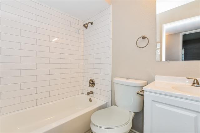 Building Photo - 926 Wateka Way