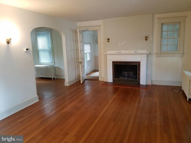 Foto del edificio - 8007 Glenbrook Rd