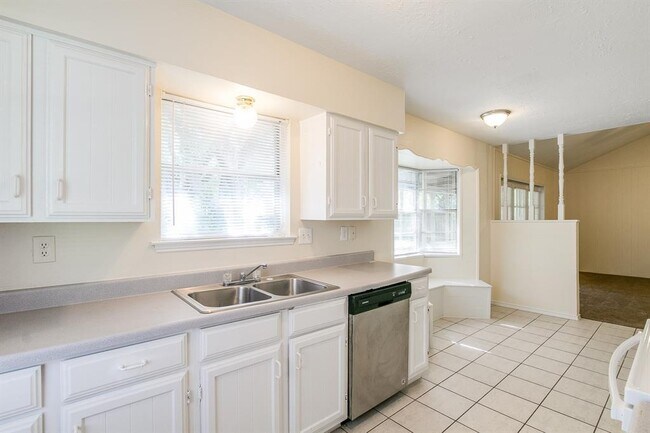 Foto del edificio - 23311 Whispering Willow Dr