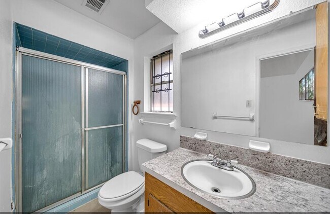 Foto del edificio - 8447 Sterlingshire St