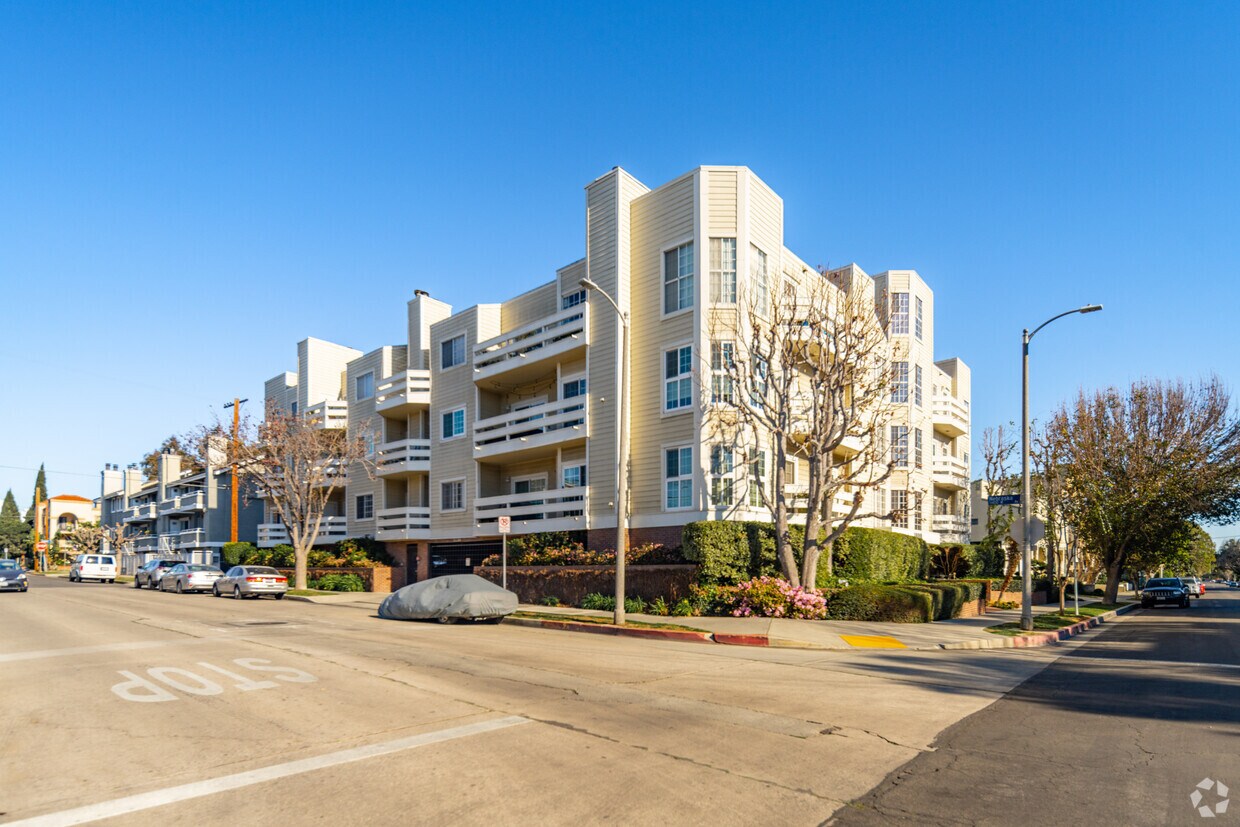 Primaria - 1800 Butler Ave