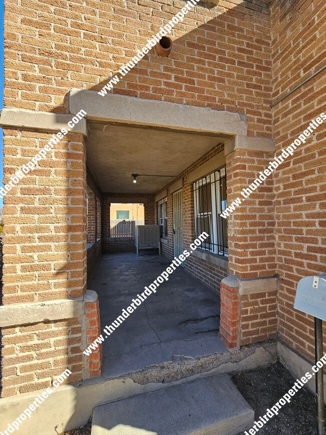 Foto del edificio - 2 bedroom, 1 bath near CNM and UNM