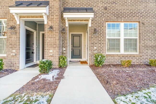 Building Photo - Wonderful, Warm 2 Bedroom Townhome in Henr...
