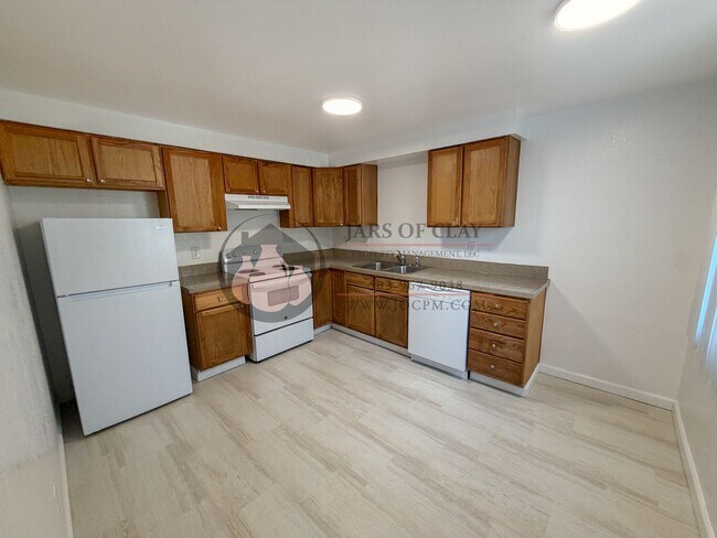 Building Photo - 1/2 Off First Full Month's Rent | 2 Bed/1 Bath in Keizer | Ground Floor | W/D Hookups
