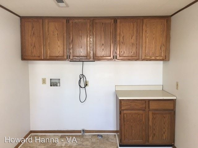 Building Photo - 3 br, 1 bath House - 915 Hannah Street