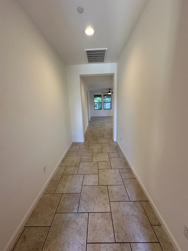 Foto del edificio - 3521 Buckingham Ave