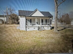 Building Photo - 326 E Morehead St