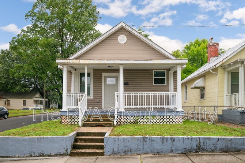 Photo - 218 E 34th St