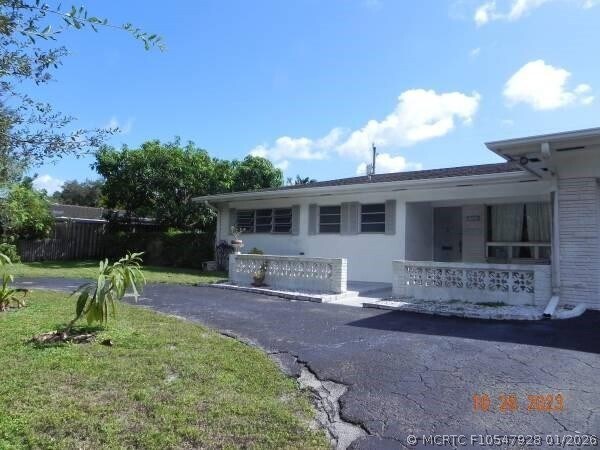 Building Photo - 819 N Highland Dr