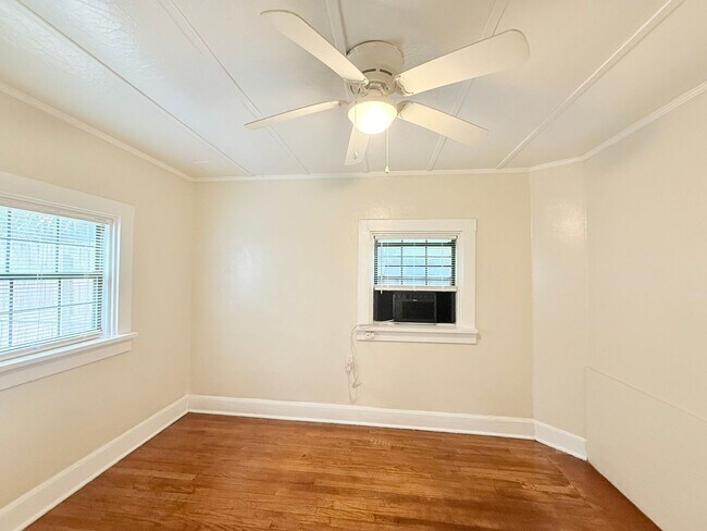 Foto del edificio - 1-Bedroom Duplex