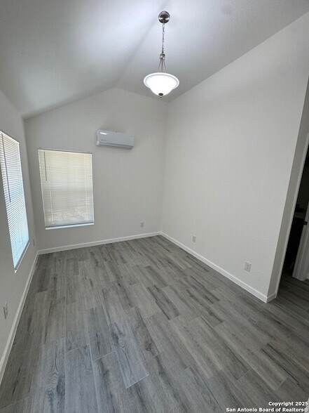 Foto del edificio - 261 Blackfoot Trail