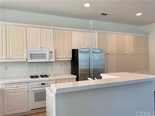 Building Photo - 255 Montana Del Lago Dr