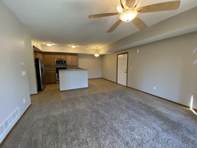 Foto del edificio - 2000 Meadow Ct