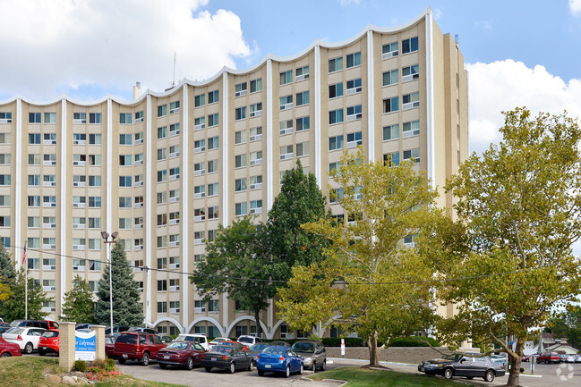 Building Photo - The Lakewoods Apartments