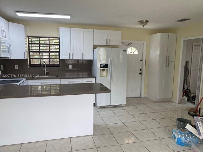 Foto del edificio - 3460 NW 208th St