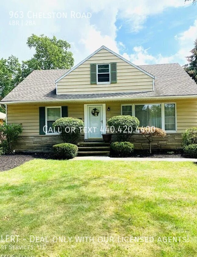 Foto principal - Charming 4-Bed Cape Cod on Quiet Dead-End ...