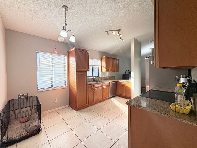 Foto del edificio - Gorgeous fully upgraded pool home in Ovied...