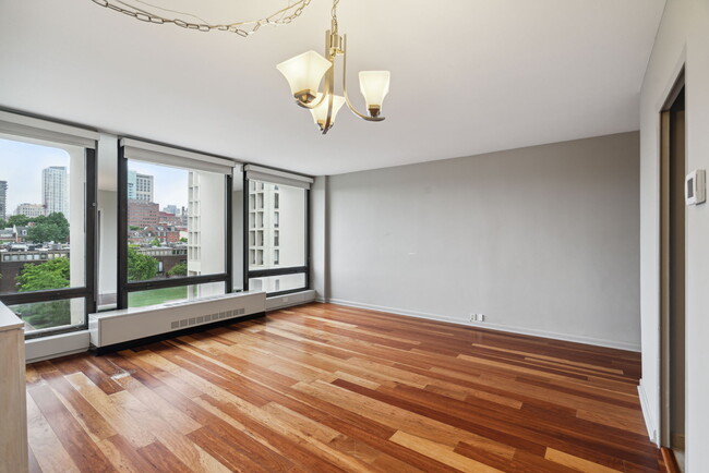 Building Photo - 220 Locust St