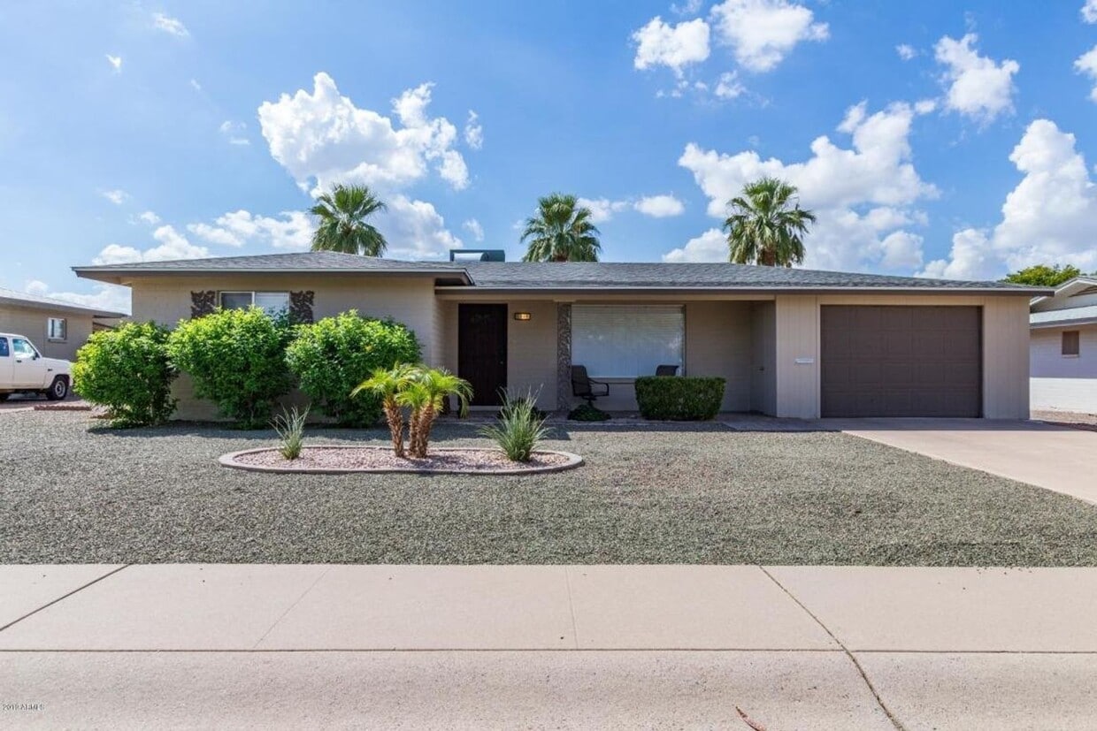 Primary Photo - BEAUTIFUL 2 BEDROOM IN DREAMLAND VILLAS 55...