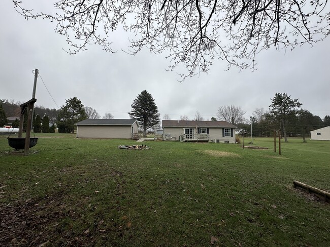 Building Photo - 1725 Burnside Rd