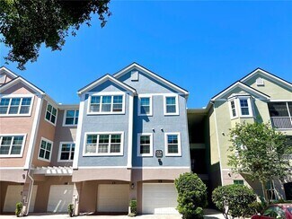Building Photo - 3344 Corona Village Way