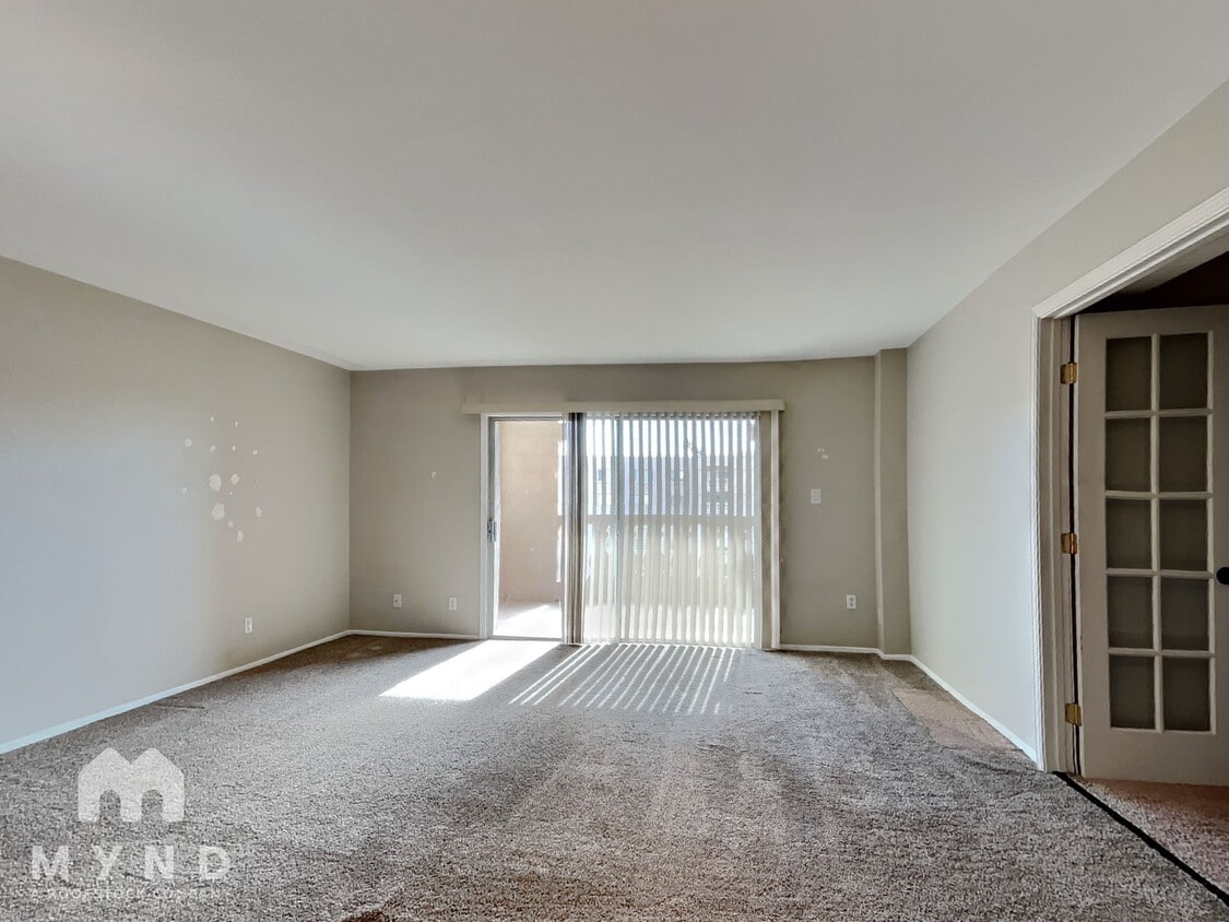 Foto principal - 7850 E Camelback Rd