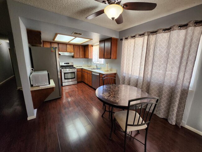 Foto del edificio - 40245 169th St E