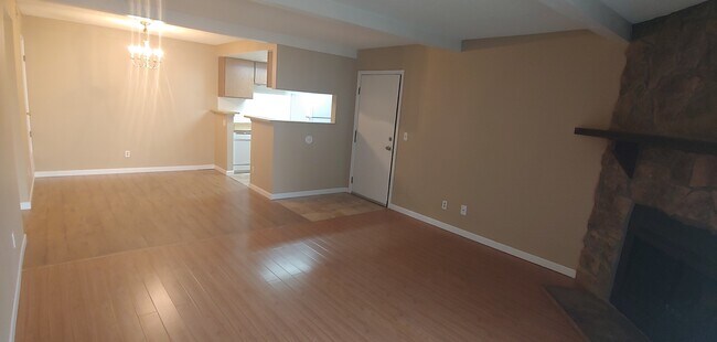 Dining area and front door - 941 S Walden St