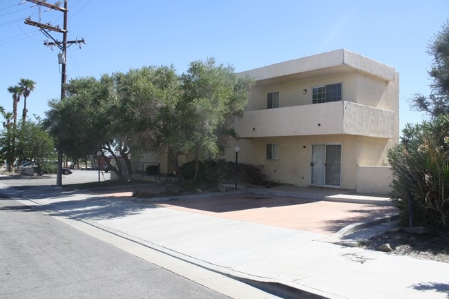 Building Photo - 2798 N Junipero Ave