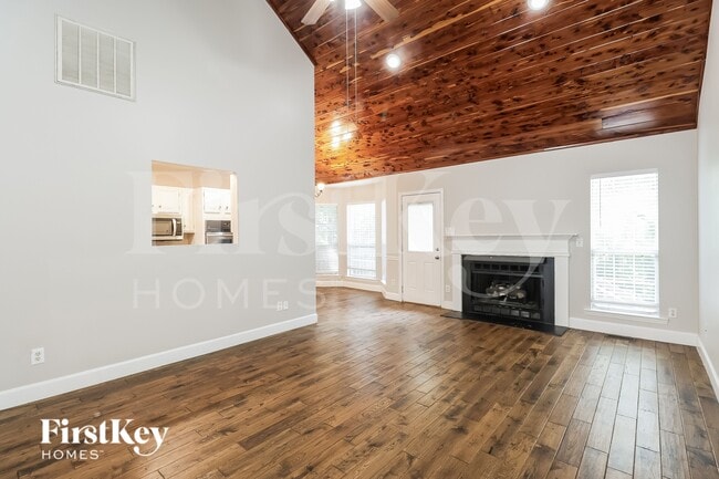 Building Photo - 7815 Pinetuck Ln
