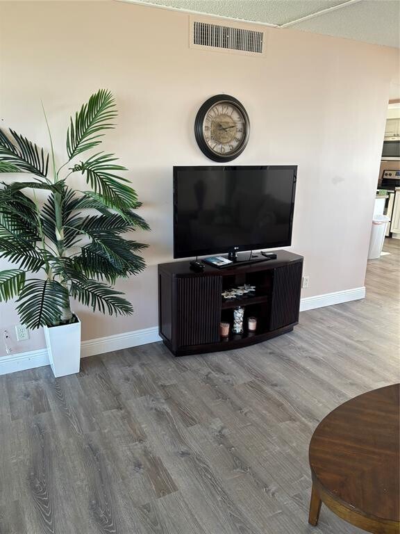 Foto del edificio - 3442 NE Causeway Blvd
