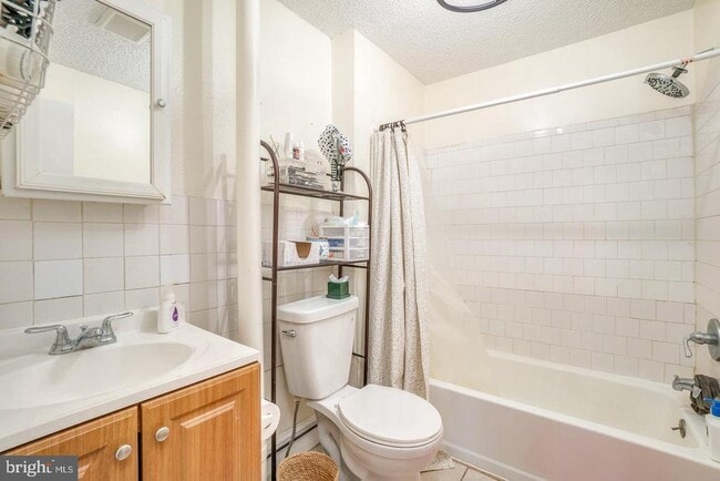 Building Photo - 1420 Light St