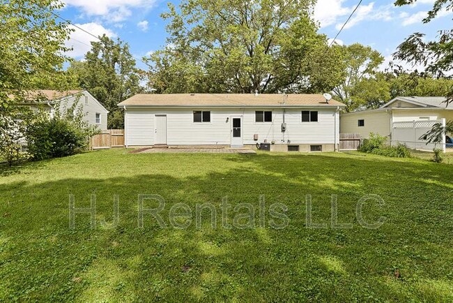 Foto del edificio - 532 Holiday Ave